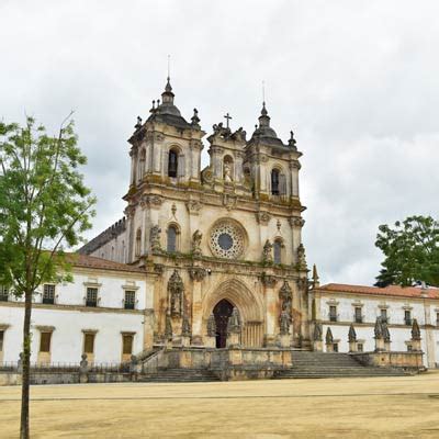 Mosteiro de Alcobaça (Alcobaça Monastery) Image tour and tourist guide.