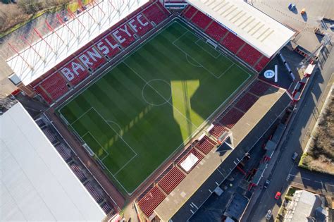 Barnsley FC secures US Mobile as its new front-of-shirt sponsor