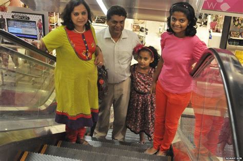 In pictures: An Indian middle-class family - BBC News