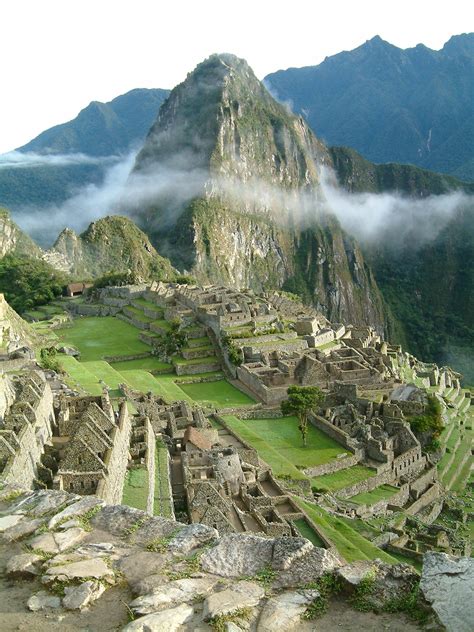 File:Peru Machu Picchu Sunrise.jpg - Wikimedia Commons