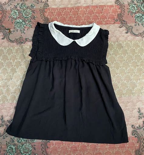 Lowrys Farm blouse, Women's Fashion, Tops, Sleeveless on Carousell