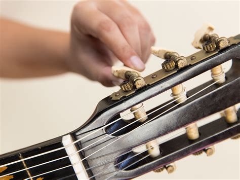 How To Replace Acoustic Guitar Strings | Images and Photos finder