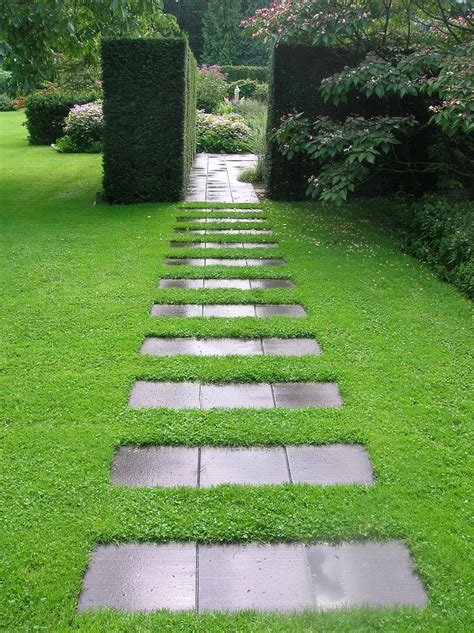 20 Amazing Stone Pathways That Will Steal The Show