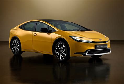 Daring suit for the original as Toyota unveils all-new Prius | The Citizen