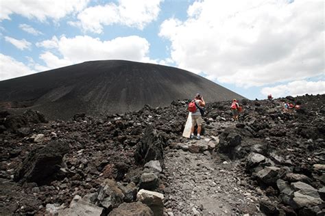 Nicaragua Daily Tour : Cerro Negro Volcano : Managua Nicaragua