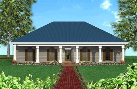 Single-Story 3-Bedroom Classic Southern Home with a Hip Roof (House Plan)