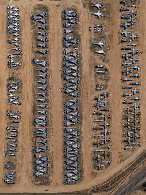 Aerial Photos by Bernhard Lang Capture the Largest Aircraft Boneyard in ...