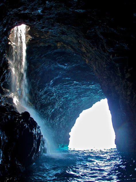 Amazing Waterfall Cave Photo - Top Dreamer