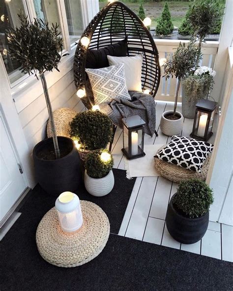 15 Ways to Make Your Small Balcony Space Feel Like A Backyard Oasis in ...