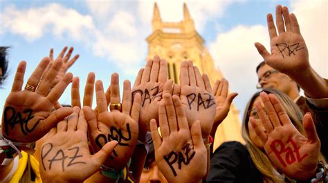 Colombia Celebró La Paz - Vida Latina