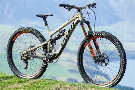 Pivot Presents the New Firebird 29 | MTB-MAG.COM