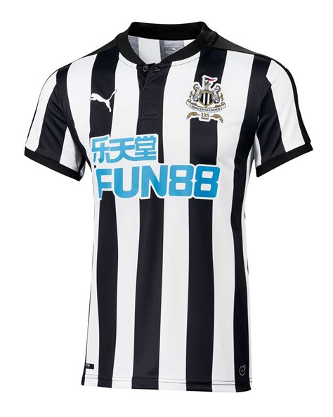 Newcastle United 2017-18 Home Kit