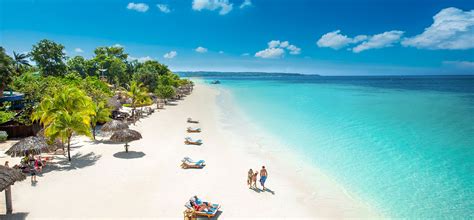 Seven Mile Beach Jamaica: White-Sand Paradise