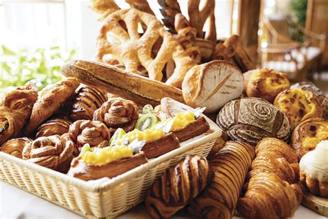 Halekulani Bakery & Restaurant Serves Up Artisan Breads, Cakes and ...