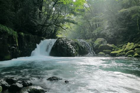 A mini waterfall in Kikuchi-shi, Kumamoto Prefecture, Japan [2048×1365 ...