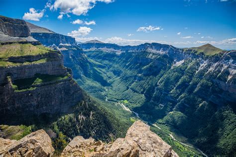 Canyon in Ordesa National Park, Pyrenees, Huesca, Aragon, Spain | Сині Гори