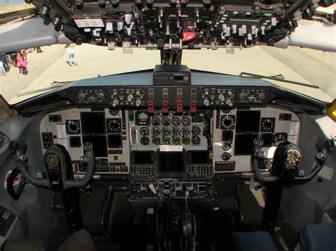 KC-135 Cockpit area | Boeing KC-135 Stratotanker | Pinterest | Air ...