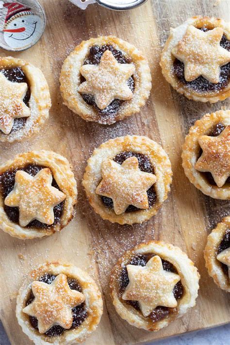 Easy Puff Pastry Mince Pies Recipe - Effortless Foodie