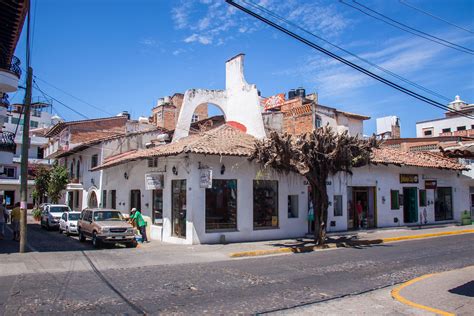 Stores and Architecture in Old Town Puerto Vallarta, Mexic… | Flickr