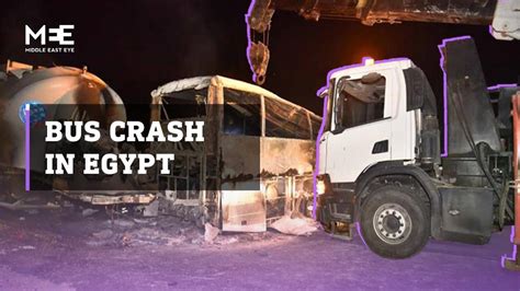 At least 20 people dead in horrific bus crash in Egypt | Middle East Eye