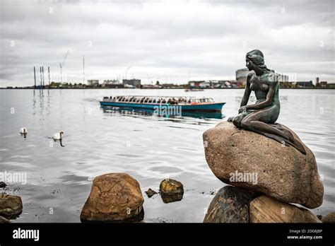 Mermaid statue in Copenhagen Stock Photo - Alamy