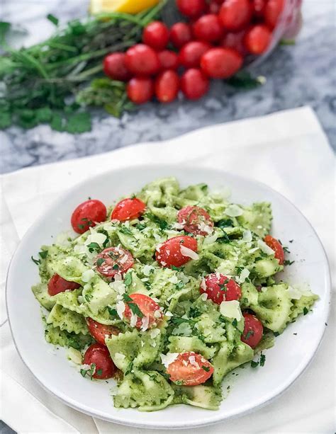 Fresh Oregano Pesto – Mess in the Kitchen