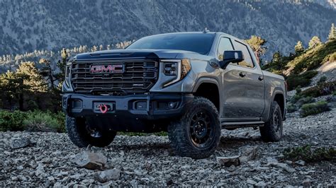 2023 GMC Sierra 1500 Buyer's Guide: Reviews, Specs, Comparisons