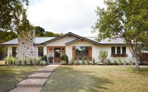 Reimagined Ranch Exterior and Curb Appeal Ideas | Home styles exterior ...