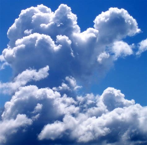 File:Cumulus clouds Montenegro.jpg - Wikimedia Commons