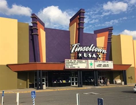 Cinemark Tinseltown - Youngstown Live