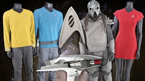 Chris Pine's Captain Kirk Uniform from 'Star Trek' Up for Auction ...