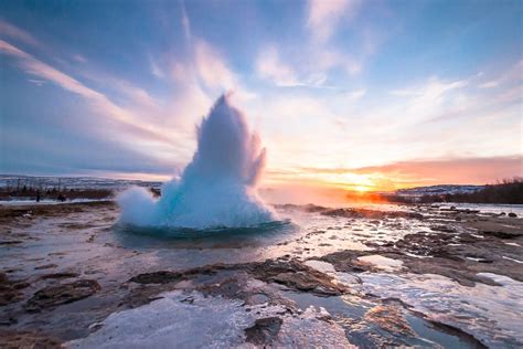 冬のストロックル間欠泉 アイスランドの風景 | Beautiful Photo.net | 世界の絶景 美しい景色