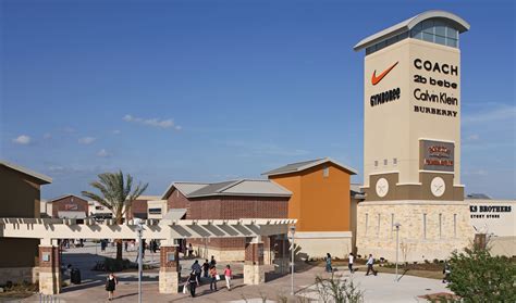 Houston Premium Outlets Sparkles with New Helzberg Diamonds & Colorful ...