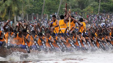 Nehru Trophy Boat race, snake boat race at Punnamada Backwaters in ...