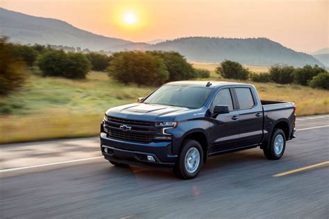 New all-electric Silverado Comes with Four-Wheel Steering | GearJunkie