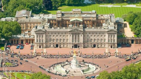 Buckingham Palace, One of The Most Magnificent Palaces in The World ...