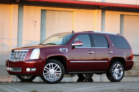 Cadillac Escalade Hybrid - Information and photos - MOMENTcar