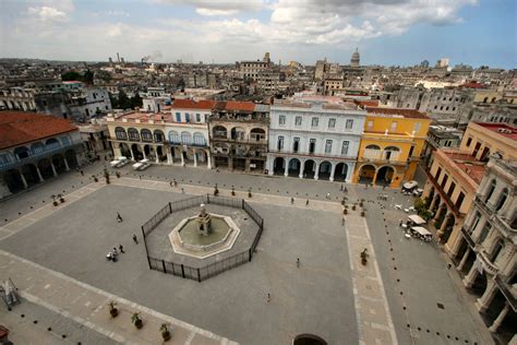 File:Old Square, Havana.jpg - Wikipedia