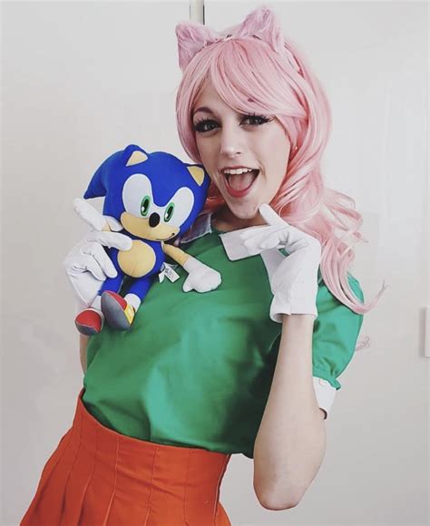 Cosplay incoming! Hope you guys like my classic Amy, definitely love ...