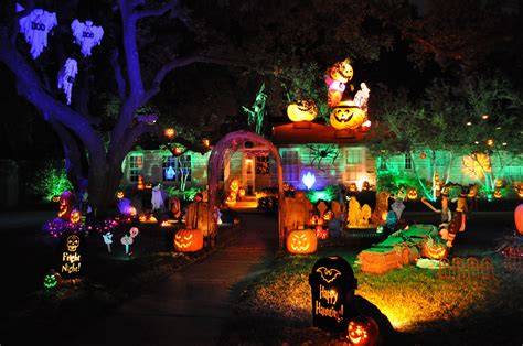 A spooky, shocking, super-sized Halloween | Outdoor halloween ...