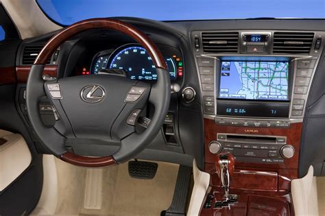 2010 Lexus LS 600h L Hybrid Review - Top Speed