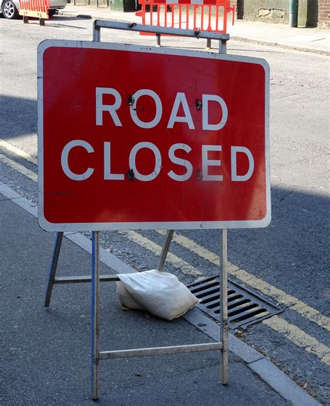 Road Closed Sign Free Stock Photo - Public Domain Pictures