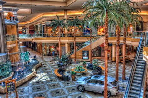 International Plaza Mall Tampa Florida | The main open area … | Flickr