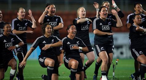 New Zealand women's rugby team go professional