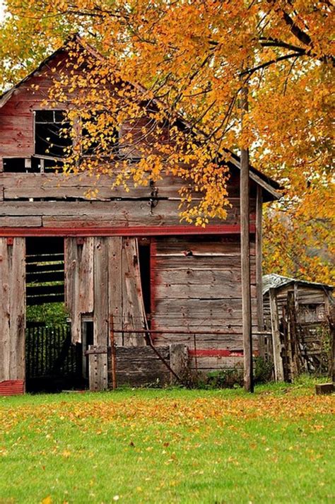 Picturesque Old Weathered Barns (28 Photos) - Suburban Men