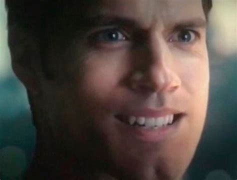 Henry Cavill mocks Justice League's CGI moustache removal as he shaves ...