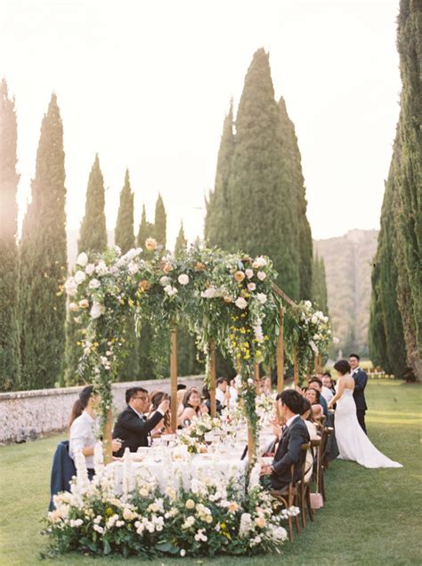 Can't get over this stunning summer wedding at Villa Cetinale in ...