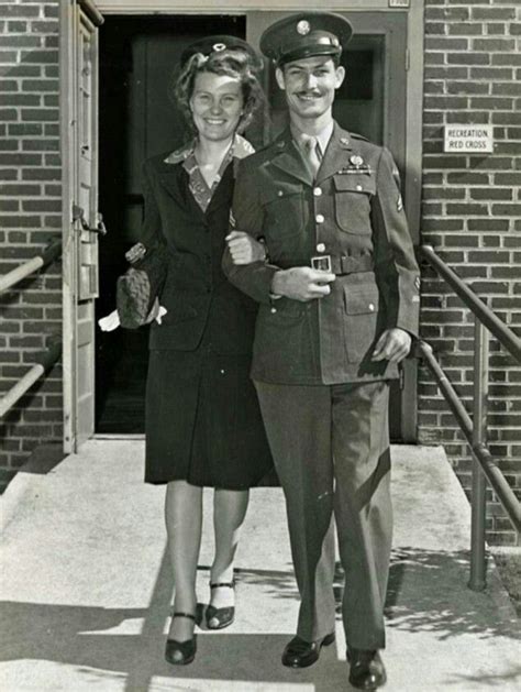 The Hacksaw Ridge true story reveals that Desmond Doss married Dorothy ...