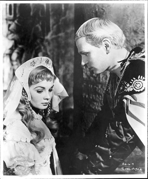 Laurence Olivier and Jean Simmons in Hamlet | Jean simmons, Classic ...