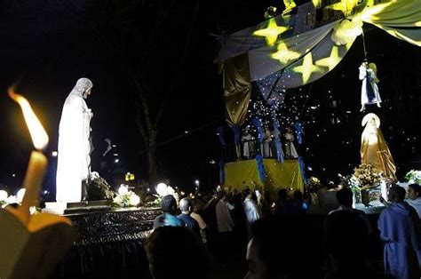 Filipinos celebrate Easter Sunday with traditional 'Salubong'